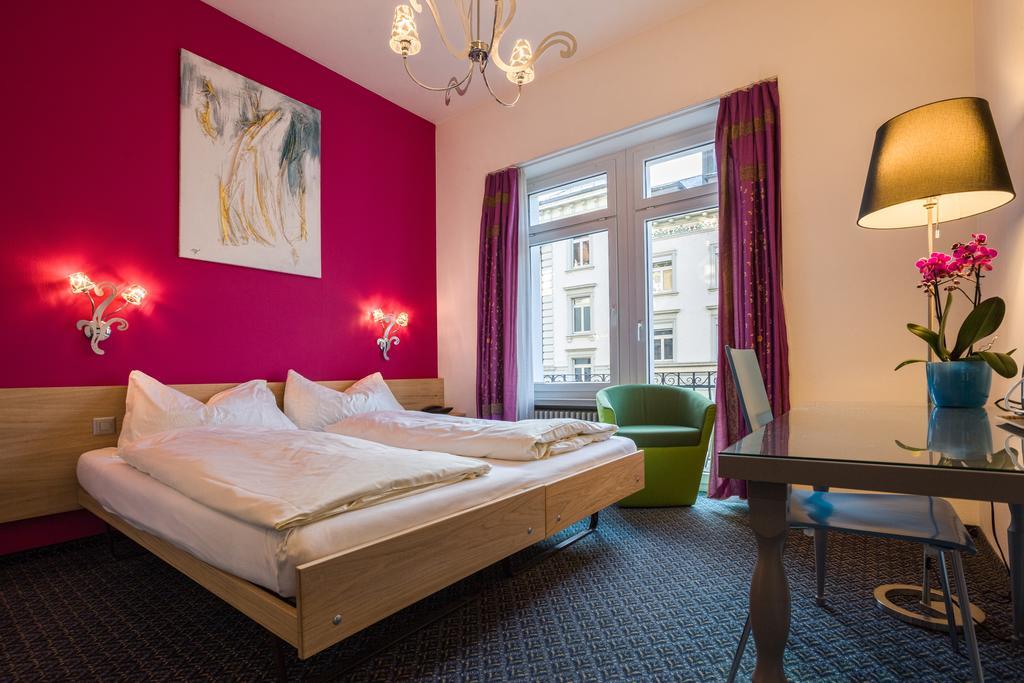 Hotel Ambassador Solothurn Bagian luar foto